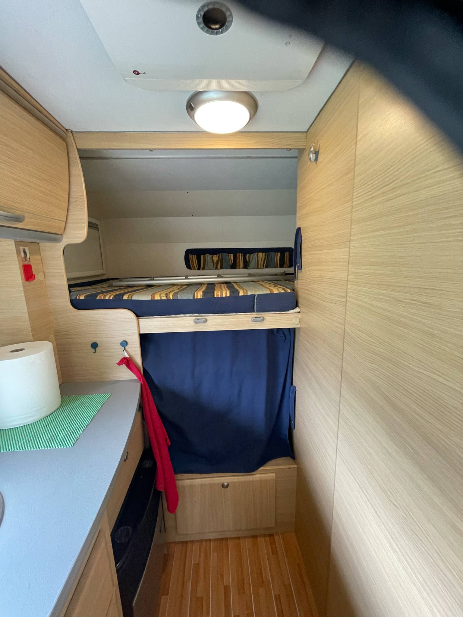 Kamper FIAT DUCATO 2007 god. Mot.2,3 -160.ks.6 mesta za voznju i 6 za spavanje . - Slika 11