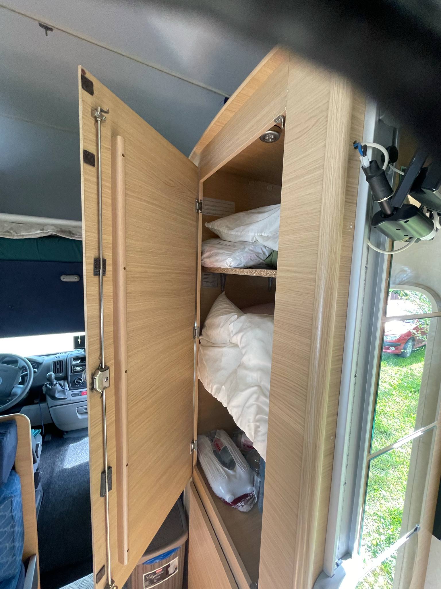 Kamper FIAT DUCATO 2007 god. Mot.2,3 -160.ks.6 mesta za voznju i 6 za spavanje . - Slika 12