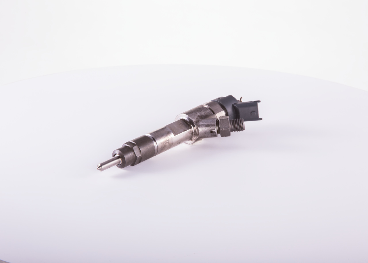 Bosch injektor kpl.DAILY 29/70L/C 13/15, RVI MASCOTT; BOSCH 0 986 435 501