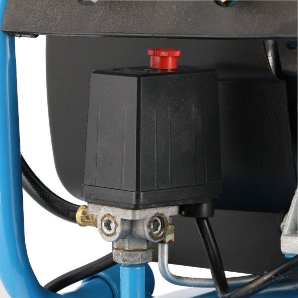 Klipni kompresor AIRPRESS, nazivna snaga; 1,8kW, pritisak u barima; 8bar, spremnik; 50l, napon; 230V, učinkovitost; 288l/min, broj klipova; 1kom.,razina buke; 97dB, direktan pogon; AIRPRESS 36852