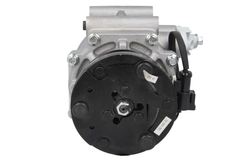 Kompresor klime THERMOTEC ZA : FORD COUGAR, FIESTA, FIESTA IV, FIESTA V, FIESTA/HATCHBACK, FIESTA/MINIVAN, FOCUS I, FOCUS I/KOMBI, FUSION, KA, MONDEO II, TOURNEO CONNECT, TRANSIT 1.2-2.2D od 1995-2014. THERMOTEC KTT090344