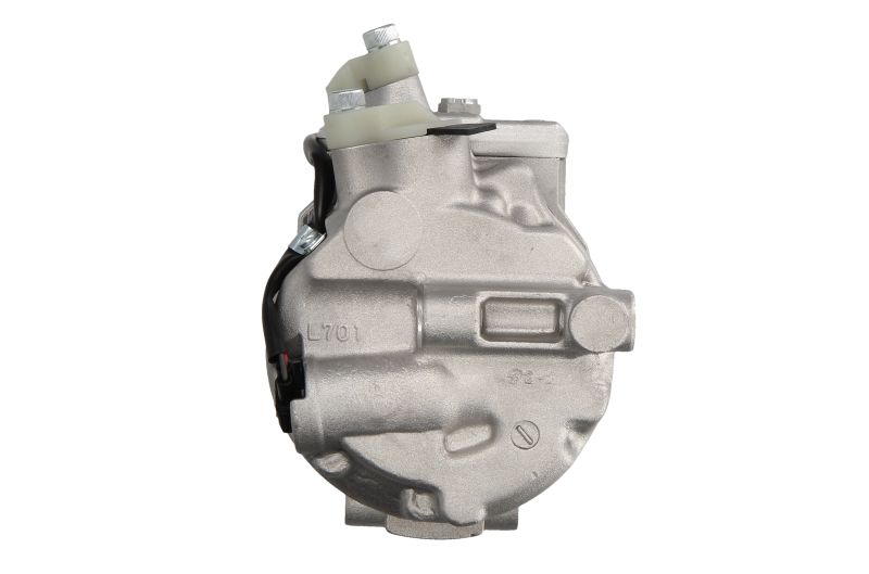 Kompresor klime 7SEU17C, promjer remenice 100mm, 12V THERMOTEC odgovara za: MERCEDES C (CL203), C T-MODEL (S203), C (W203), CLC (CL203), CLK (A209), CLK (C209), CLS (C219), E T-MODEL (S211) 1.8-5.5 od 1996-; THERMOTEC KTT095009